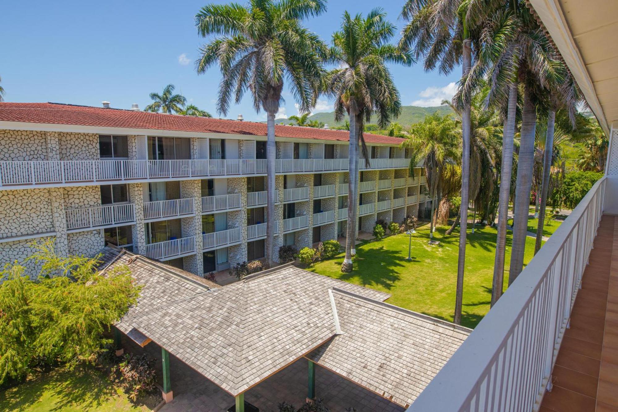 Catalonia Montego Bay Hotel Exterior photo